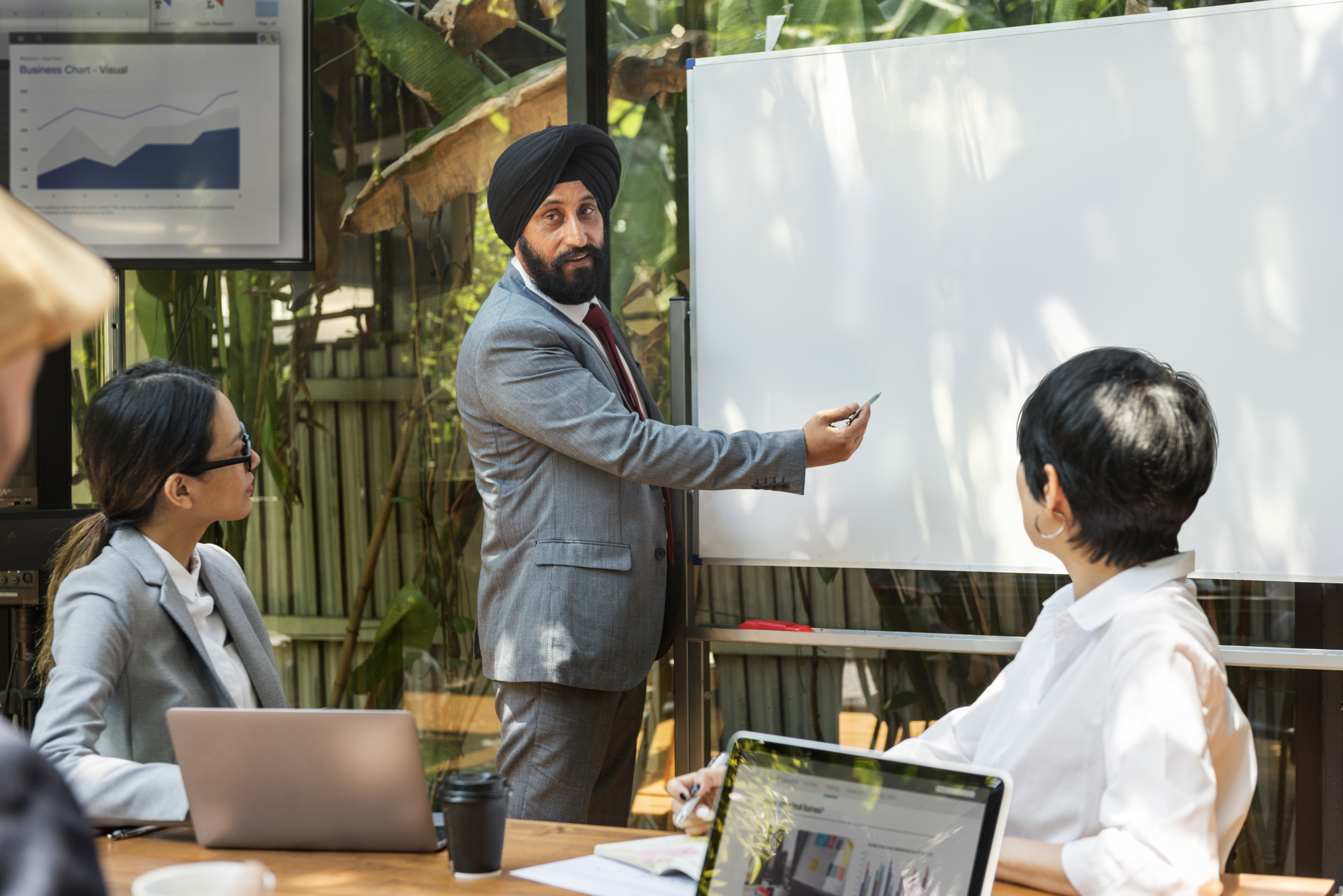 Turnaround Consulting: How Companies Recover When Time Is Running Out